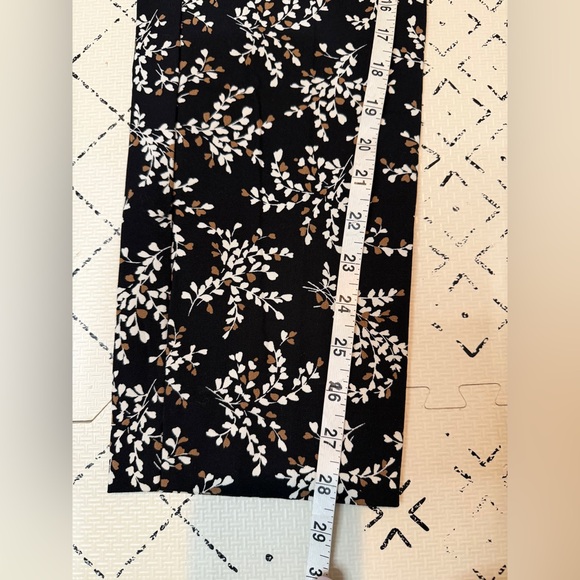 NWT Talbots Chatham Ankle Pants -‎ Petal Print 10 - Picture 4 of 9